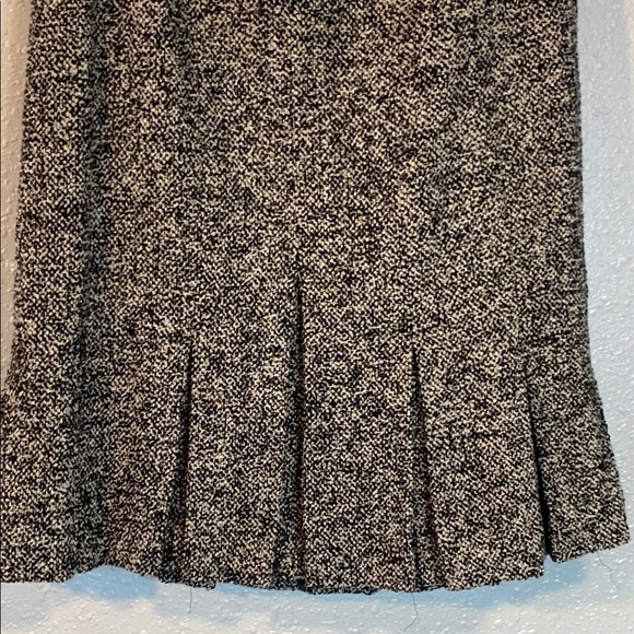 LOFT Tweed Gray/Cream and Black Midi Pencil Skirt with Pleats - Picture 5 of 6